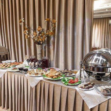 Nur M Hotel Tashkent Bagian luar foto