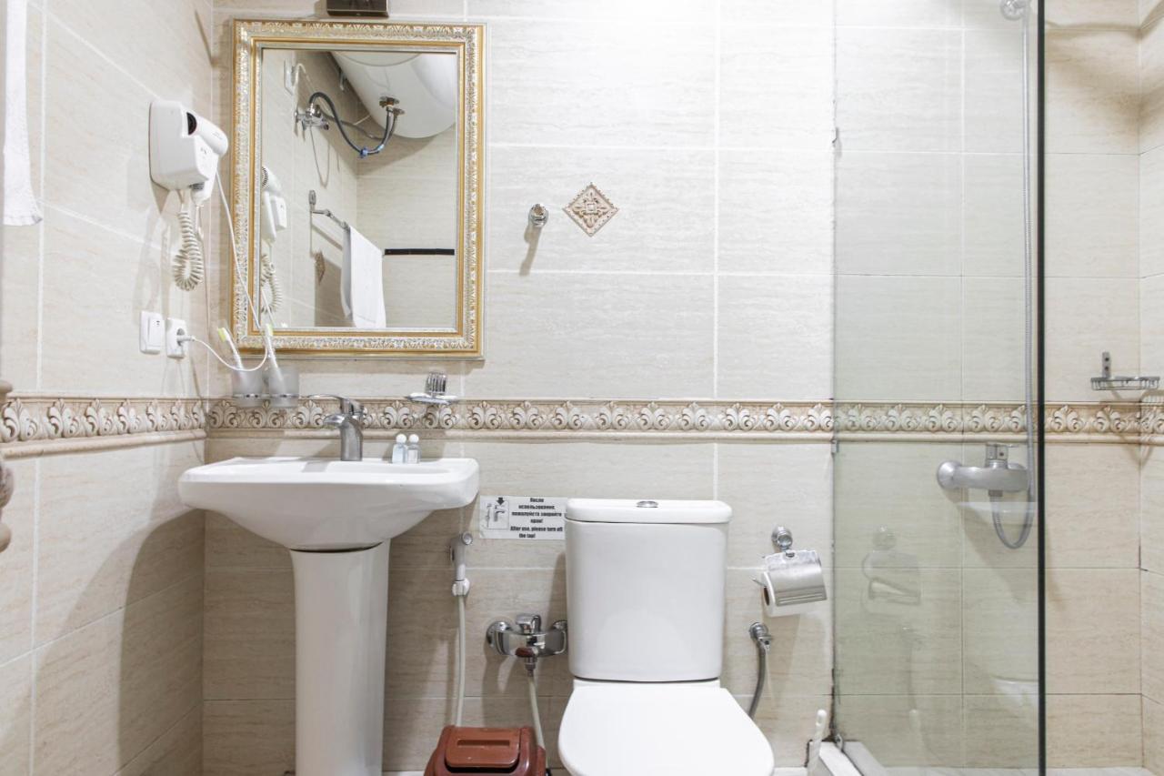 Nur M Hotel Tashkent Bagian luar foto