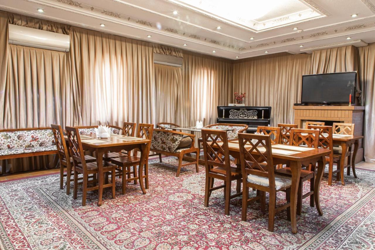 Nur M Hotel Tashkent Bagian luar foto