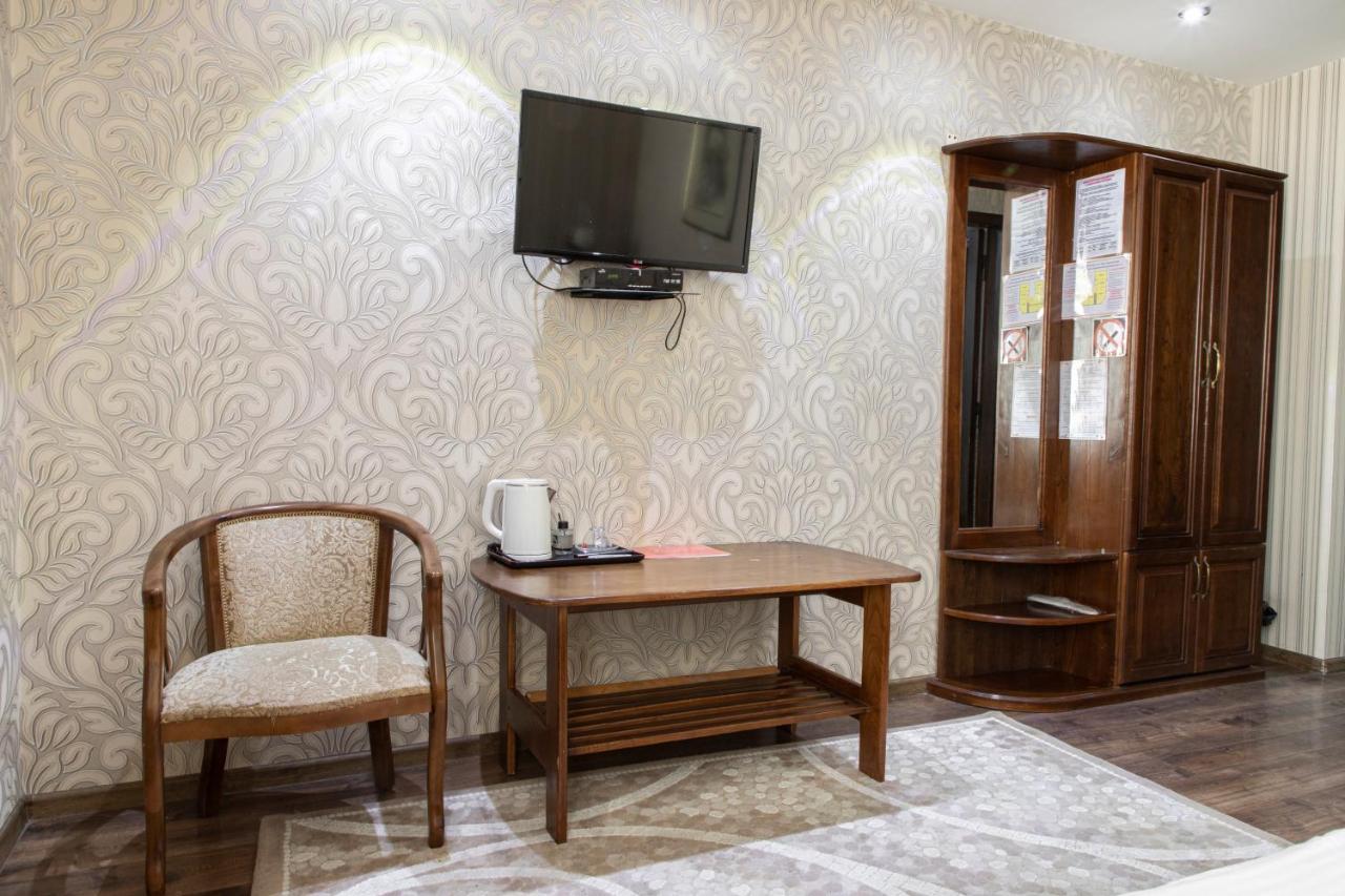 Nur M Hotel Tashkent Bagian luar foto