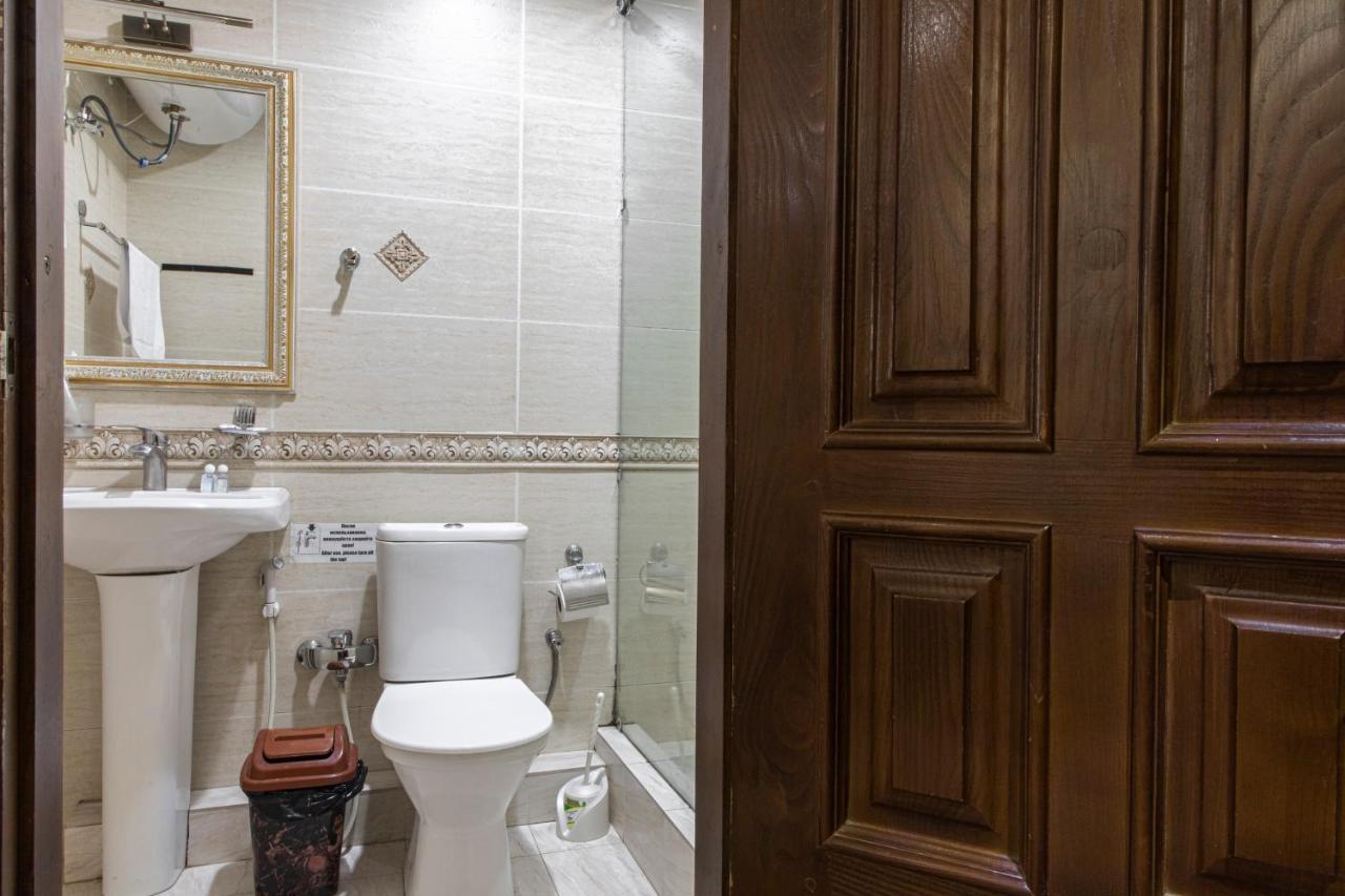 Nur M Hotel Tashkent Bagian luar foto