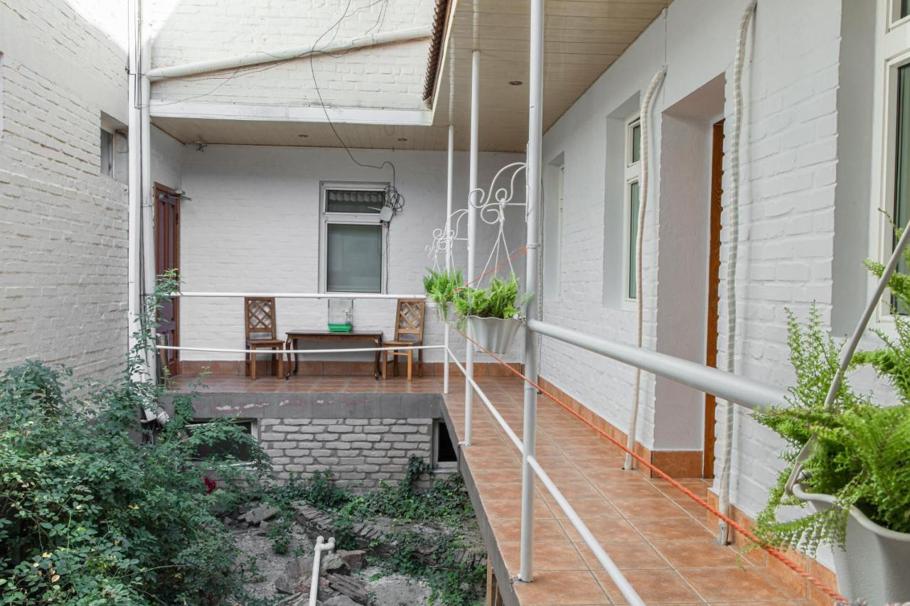 Nur M Hotel Tashkent Bagian luar foto