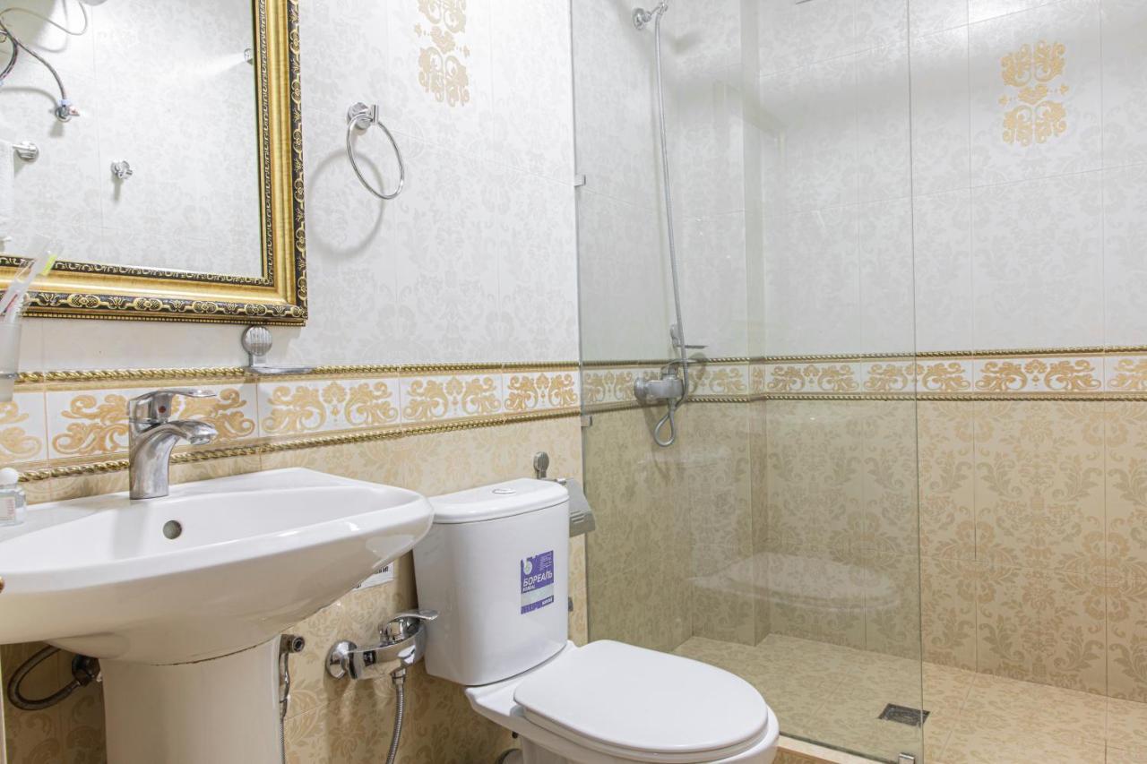 Nur M Hotel Tashkent Bagian luar foto